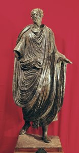 Statua di Cesare Giuliano Pacaziano (bronzo)